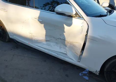 2017 Alfa Romeo Giulia Ti Rwd z USA, uszkodzony, nr VIN ZARFAECN7H7542345